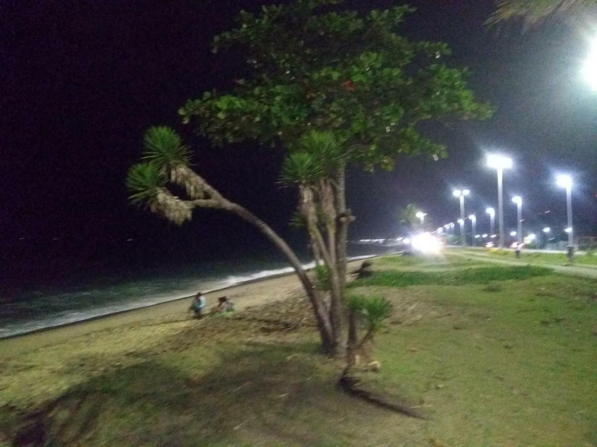 Caraguatatuba de frente para o mar Exterior foto